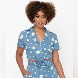 NWOT - Unique Vintage Brielle Daisy Print Front Tie Crop Top - Size XL (US 14)